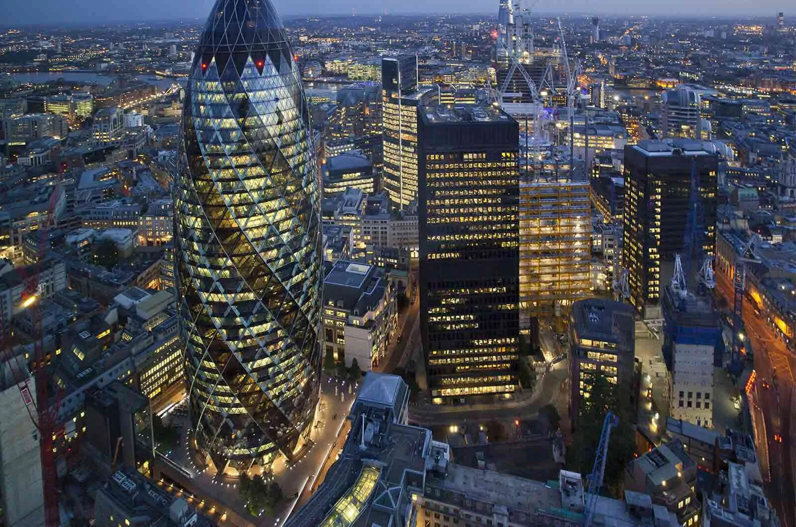 Beautiful view of the city skyline of London at night. Concept of financial translation service.